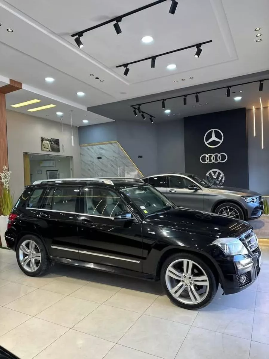 Mercedes-Benz GLK Pack sport 220 CDi 2.1 CDI 16V DPF BlueEFFICIENCY 4MATIC 7G-TRONIC 170 cv Boîte auto