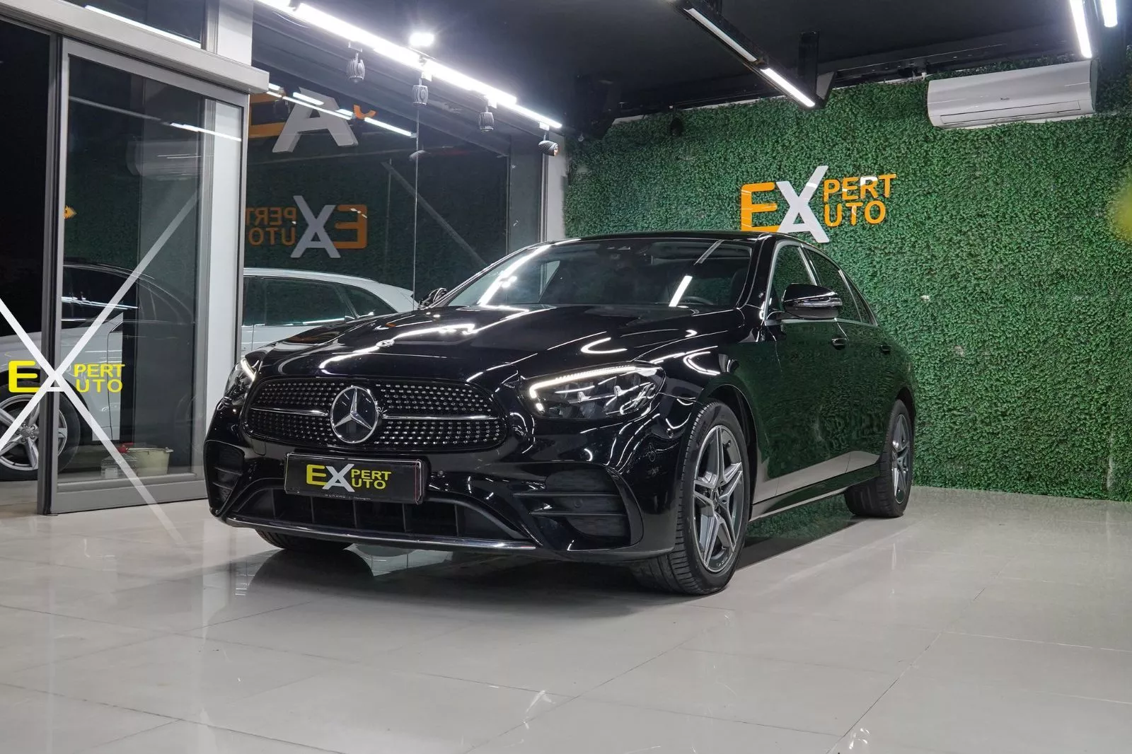Mercedes-Benz Classe E Avantgarde 300 e 2.0 i 16V 320 EQ Power 4MATIC 9G-TRONIC 211 cv Boîte auto