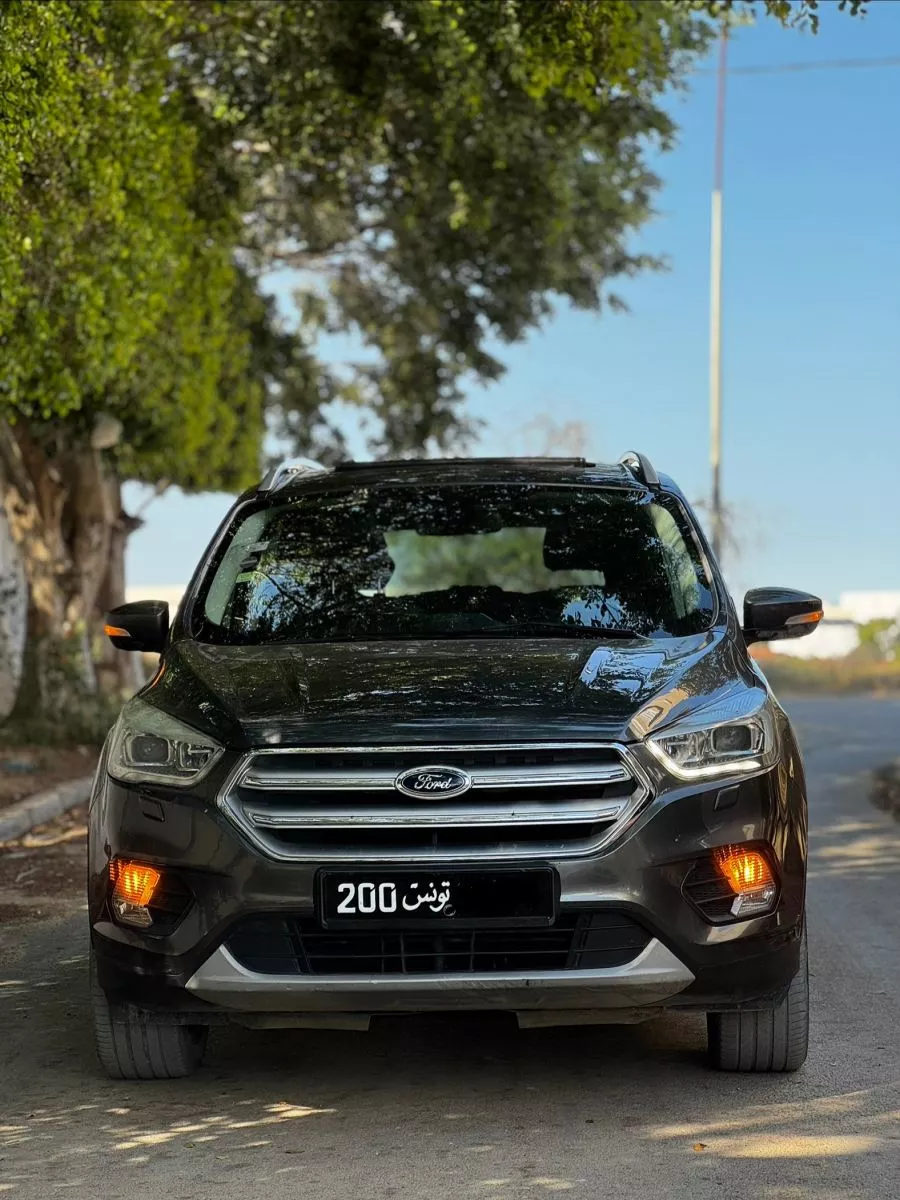 Ford Kuga Titanium 1.5 Ti-VCT EcoBoost 16V 4x4 S&S 182 cv Boîte auto