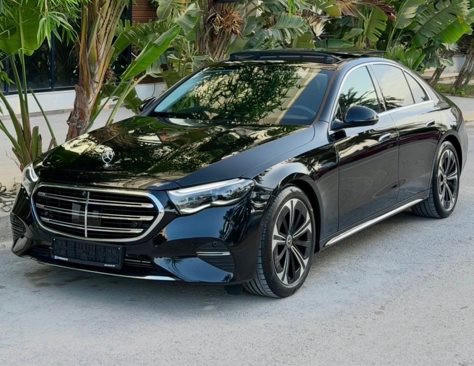 Mercedes-Benz Classe E Exclusive Line Premium Plus 300 de 2.0 d 16V 313 EQ Power 4MATIC 9G-TRONIC 197 cv Boîte auto