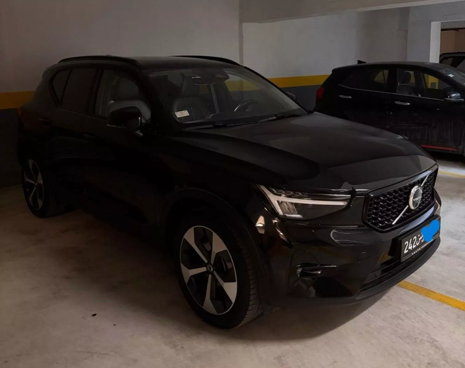 Volvo XC40 Ultimate Dark B3 2.0 16V Mild-Hybrid DKG7 163 cv Boîte auto