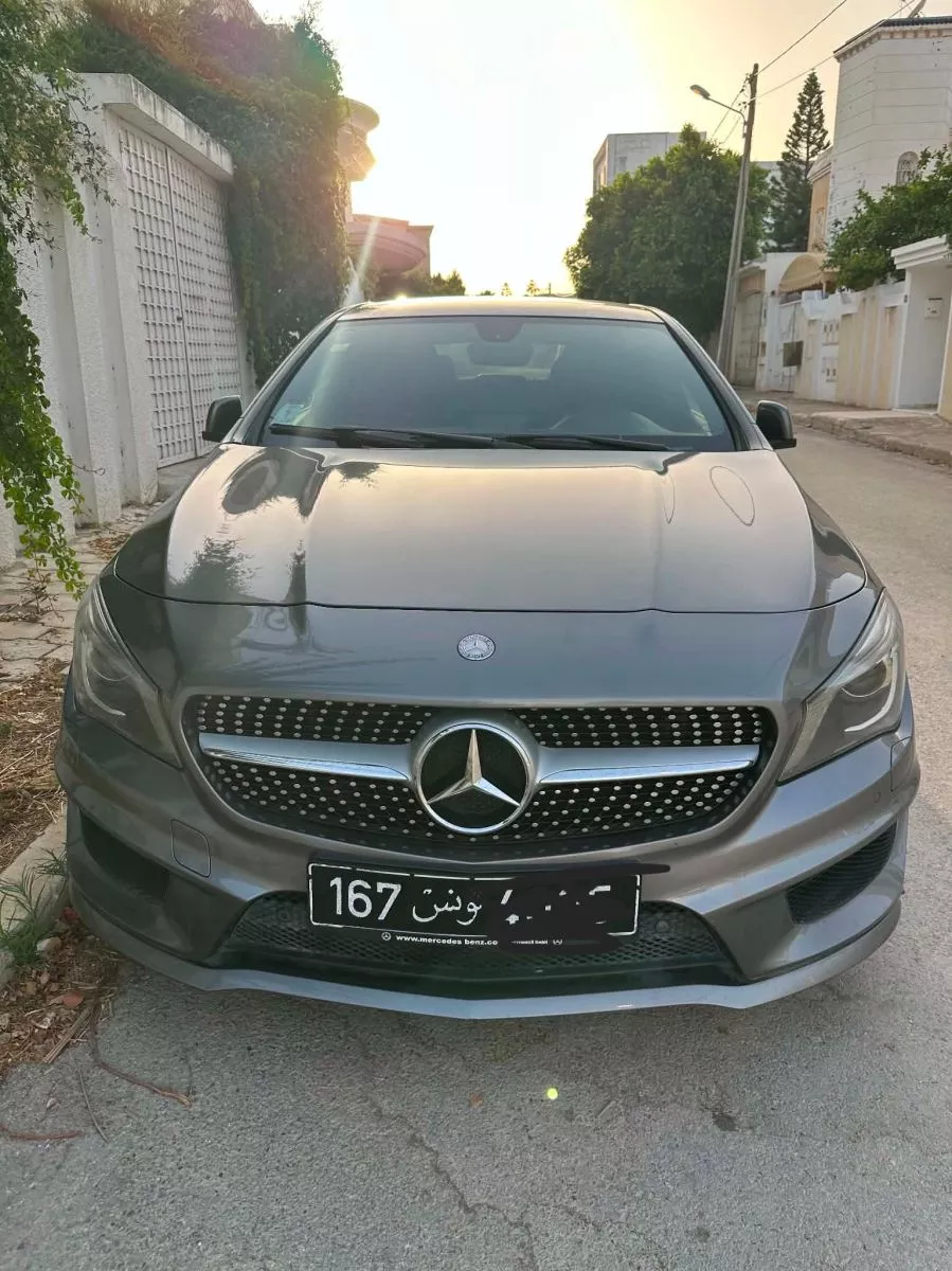 Mercedes-Benz CLA 200 1.6 i 16V Turbo 7G-DCT 156 cv Boîte auto