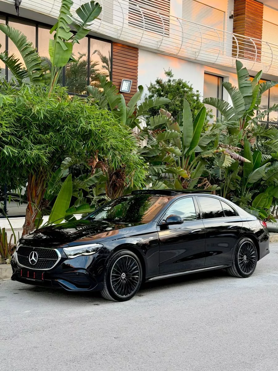 Mercedes-Benz Classe E AMG Premium Plus 300 e 2.0 i 16V 313 EQ Power 9G-TRONIC 204 cv Boîte auto