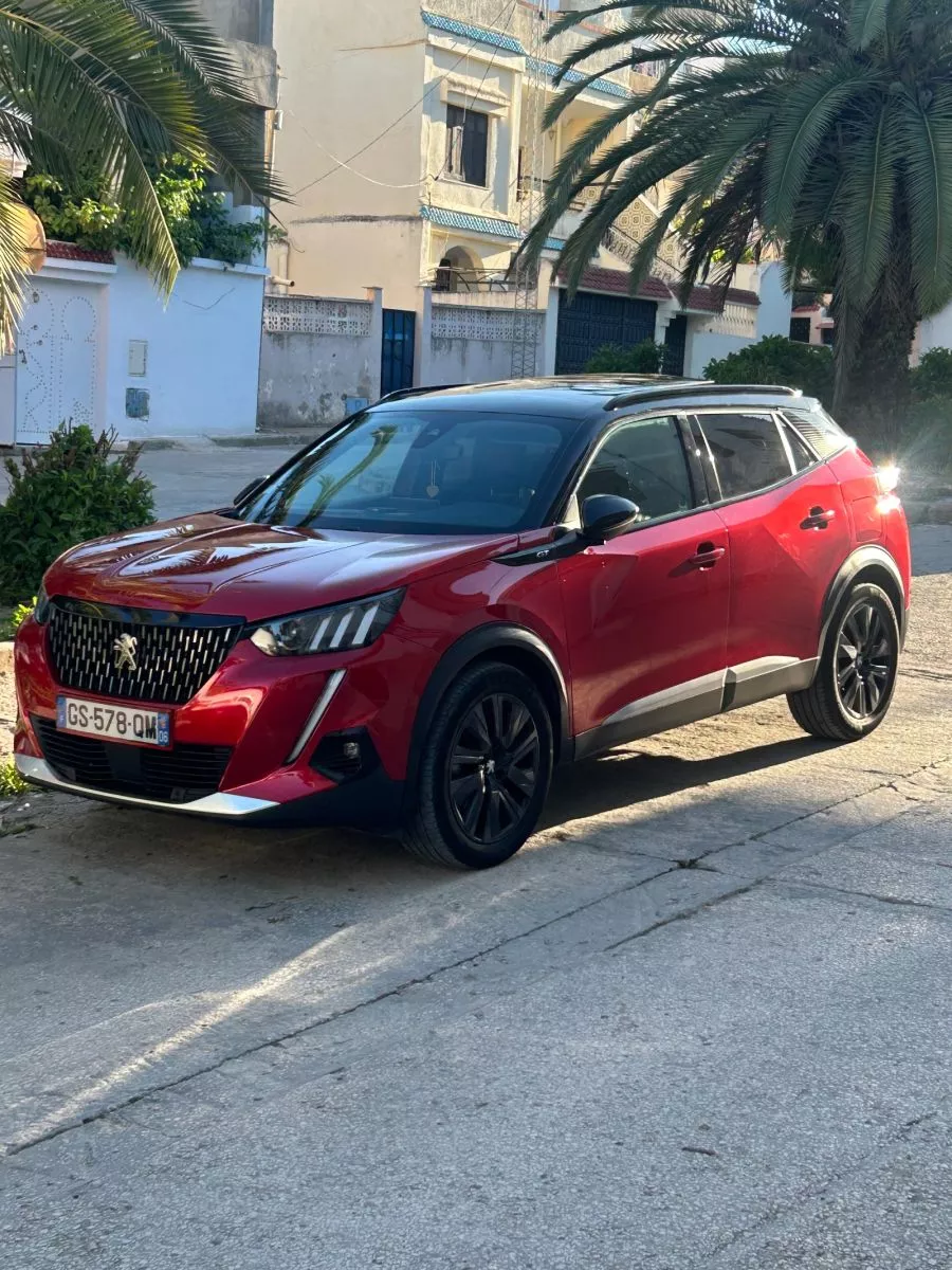 Peugeot 2008 GT line toute option 1.2 THP Puretech 12V EAT8 155 cv Boîte auto