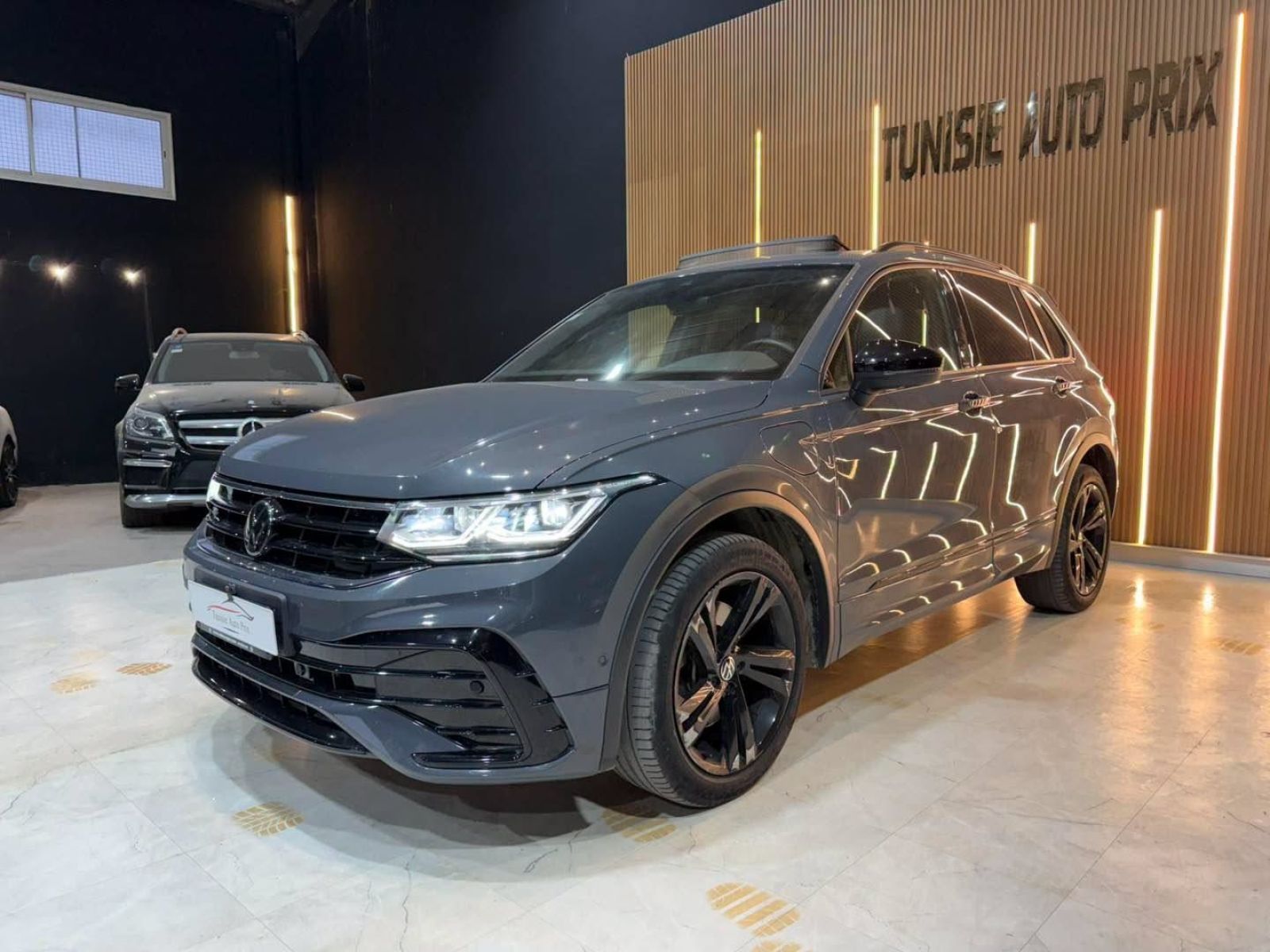 Volkswagen Tiguan R-Line 1.4 TSi 16V 245 e-Hybrid BMT DSG6 150 cv Boîte auto