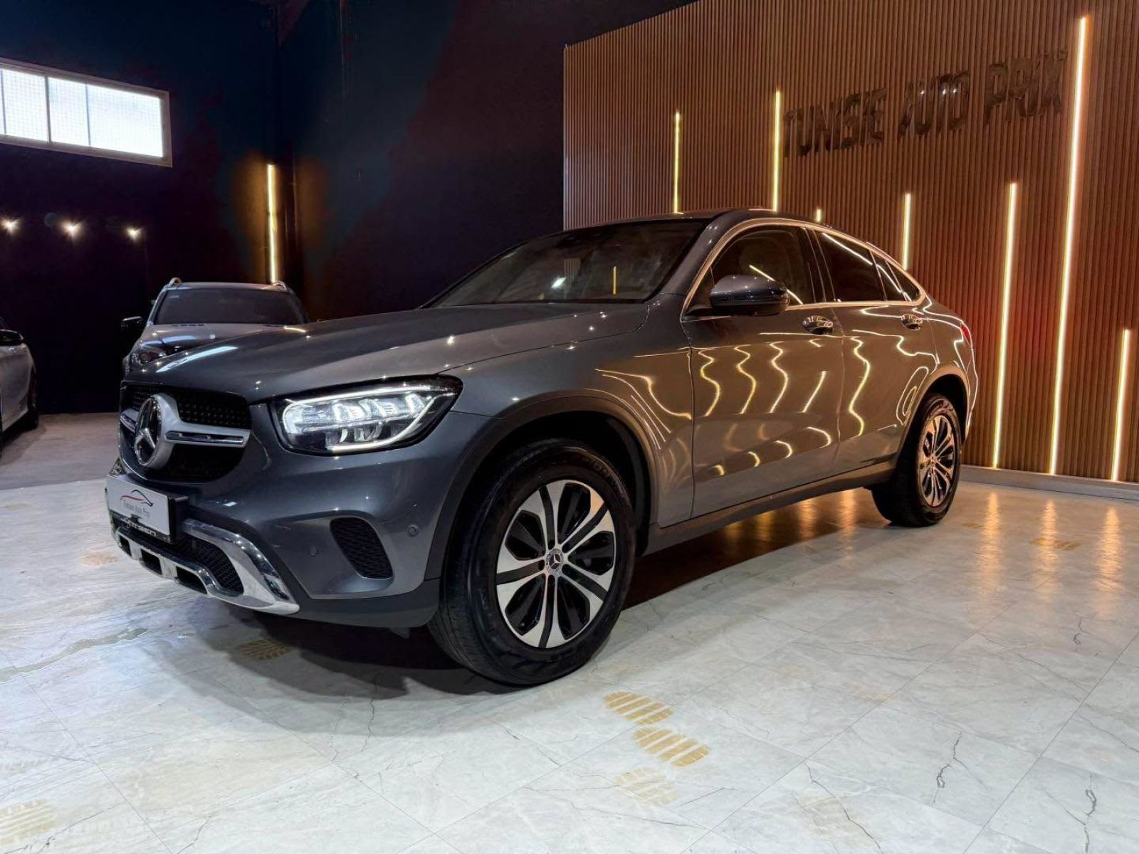 Mercedes-Benz GLC AMG 300 de 2.0 de 16V 306 EQ Power 4MATIC 9G-TRONIC 194 cv Boîte auto