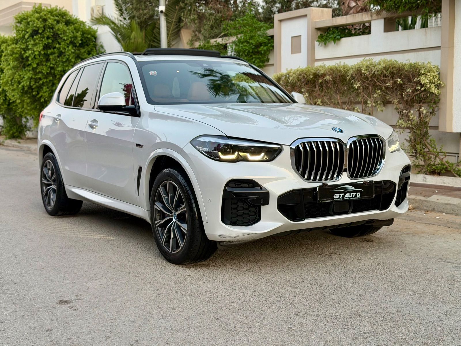 BMW X5 Pack M 45e xDrive 3.0 i 24V 394 Plug in Hybrid 286 cv Boîte auto
