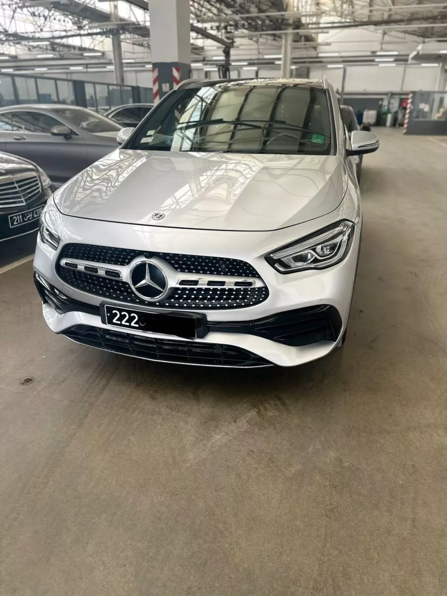 Mercedes-Benz GLA AMG 180 1.3 i 16V 7G-DCT 136 cv Boîte auto