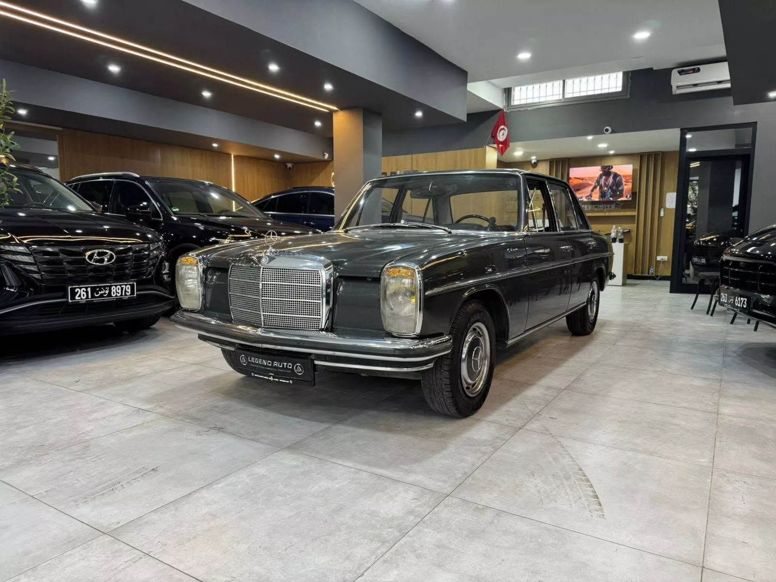 Mercedes-Benz 220 Avantgarde