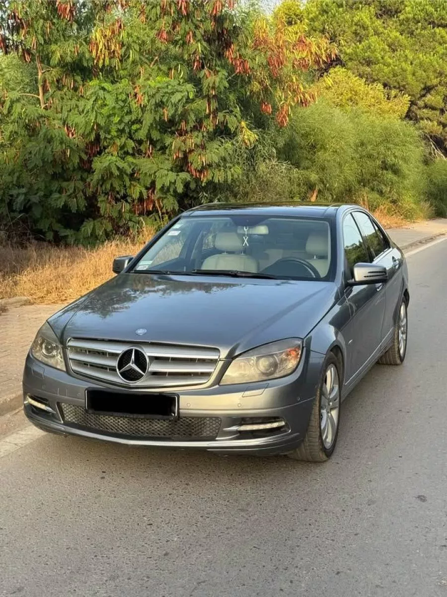 Mercedes-Benz Classe C Avantgarde 180 Kompressor 1.6 i 16V BlueEFFICIENCY 156 cv Boîte auto