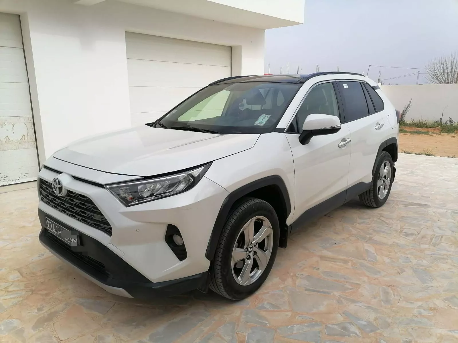Toyota RAV 4 Active 2.0 VVT-iE 16V 2WD E-CVT 175 cv Boîte auto
