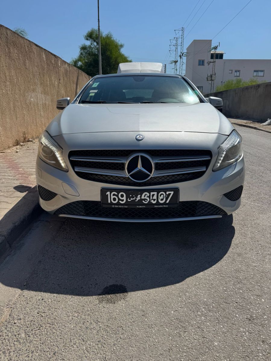 Mercedes-Benz Classe A Urban 180 Turbo 1.6 i 16V Turbo 7G-DCT 122 cv Boîte auto