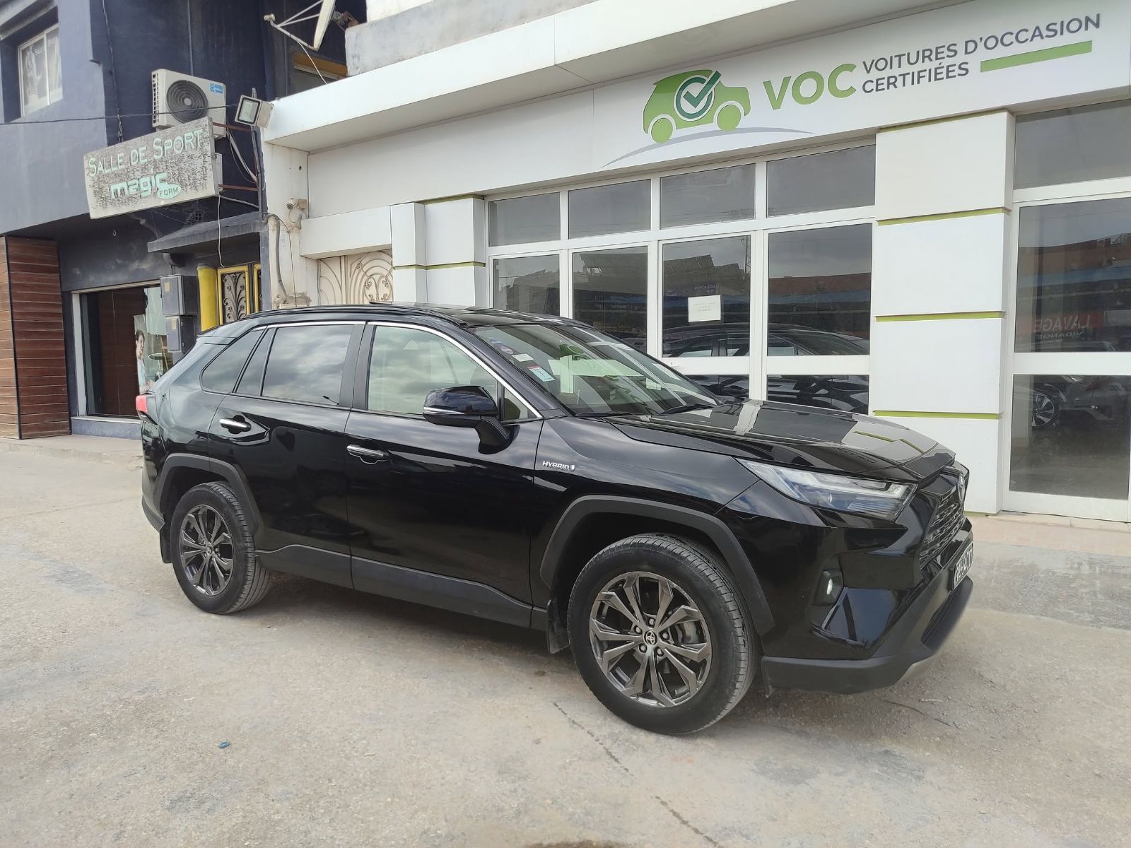 Toyota RAV 4 Hybride 2.5 VVT-iE 16V 218 Hybrid 2WD E-CVT 177 cv Boîte auto