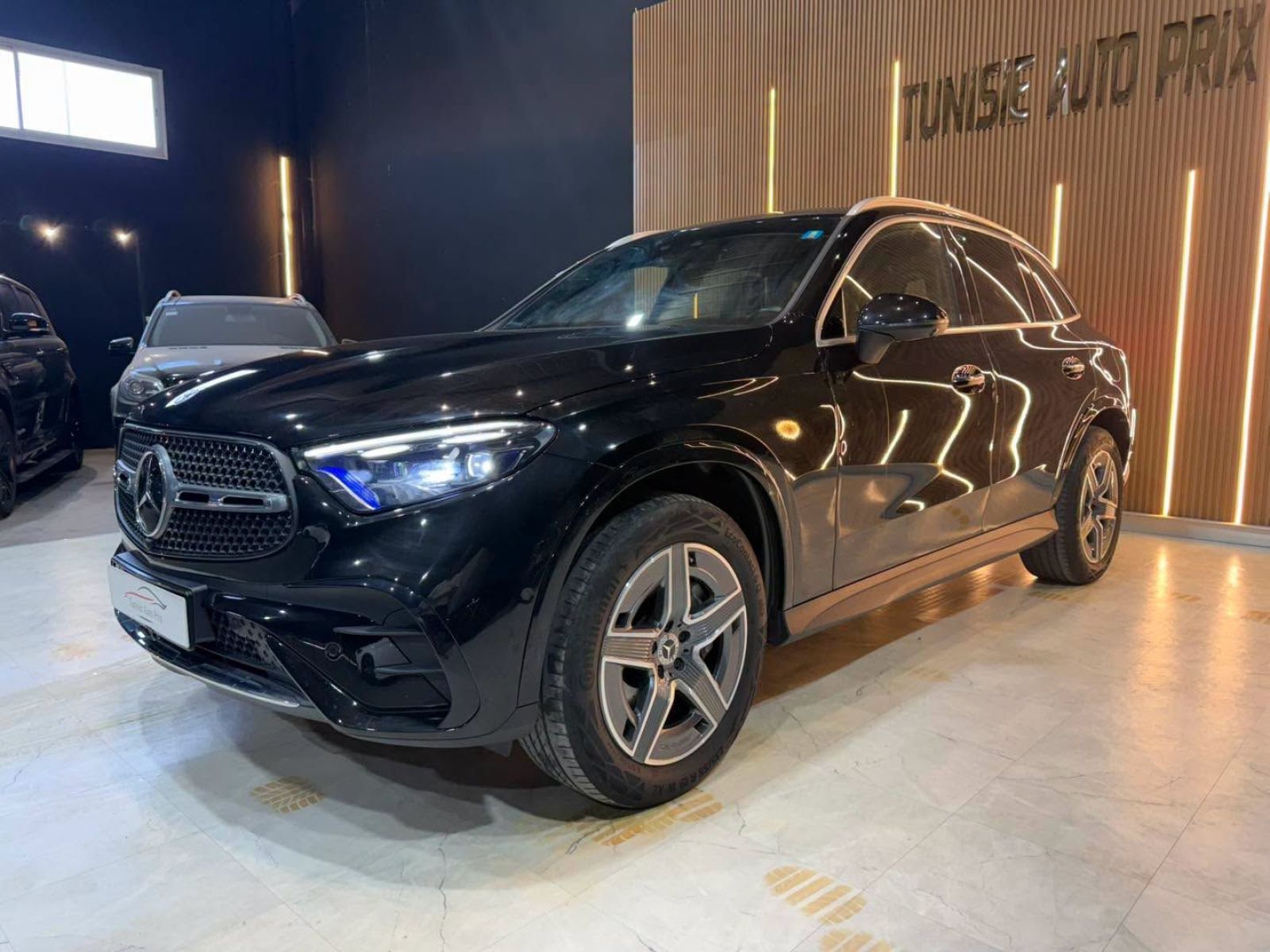 Mercedes-Benz GLC AMG 300 e 2.0 i 16V 313 EQ Power 4MATIC 9G-TRONIC 204 cv Boîte auto