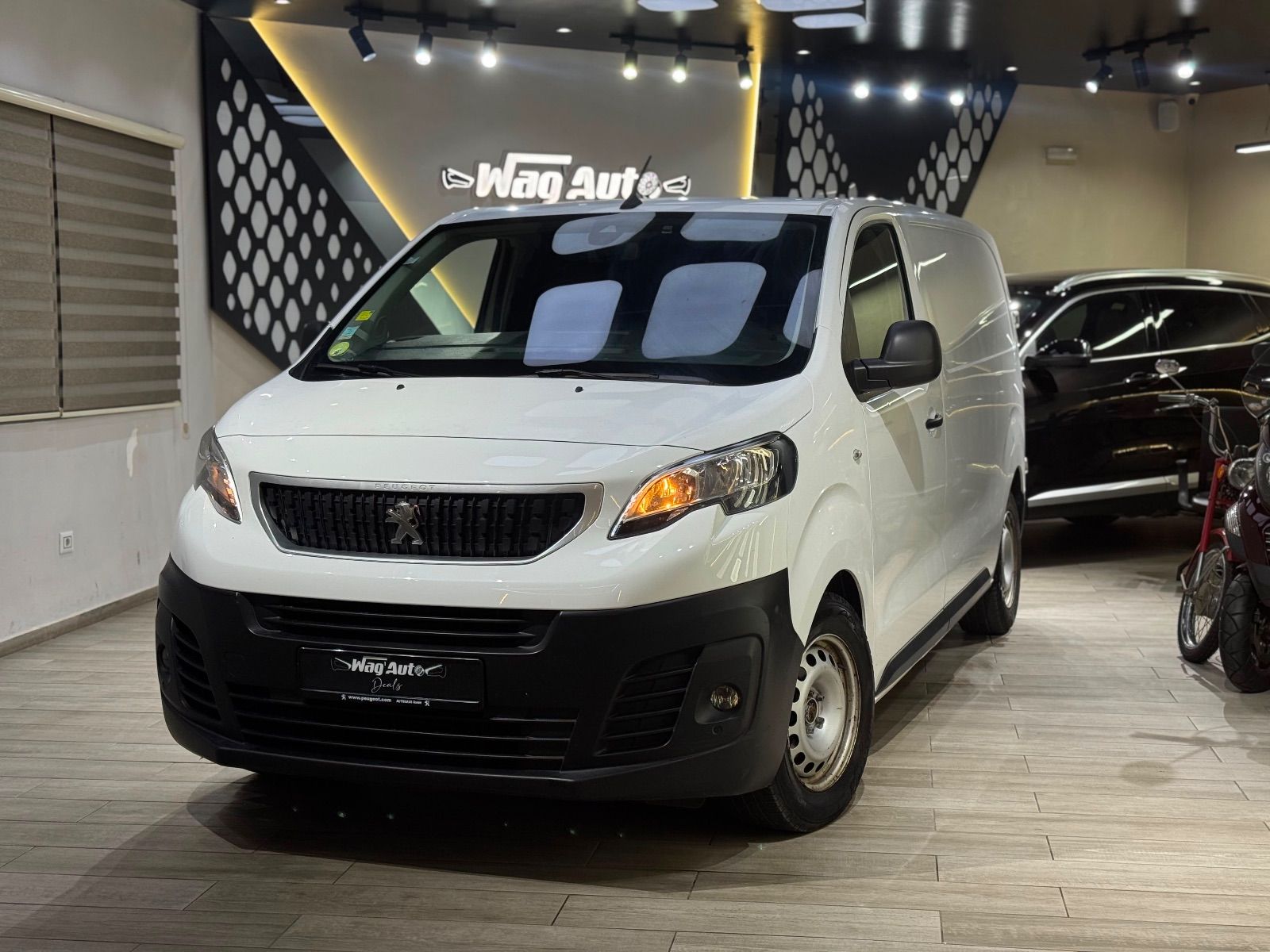 Peugeot Expert 5.8 m3 Standard 2.0 Blue HDi 16V Fourgon moyen S&S 150 cv