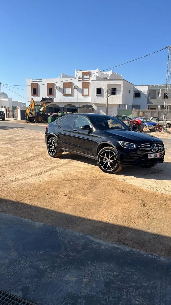 Mercedes-Benz GLC Coupé 300 e 2.0 i 16V 320 EQ Power 4MATIC 9G-TRONIC 211 cv Boîte auto