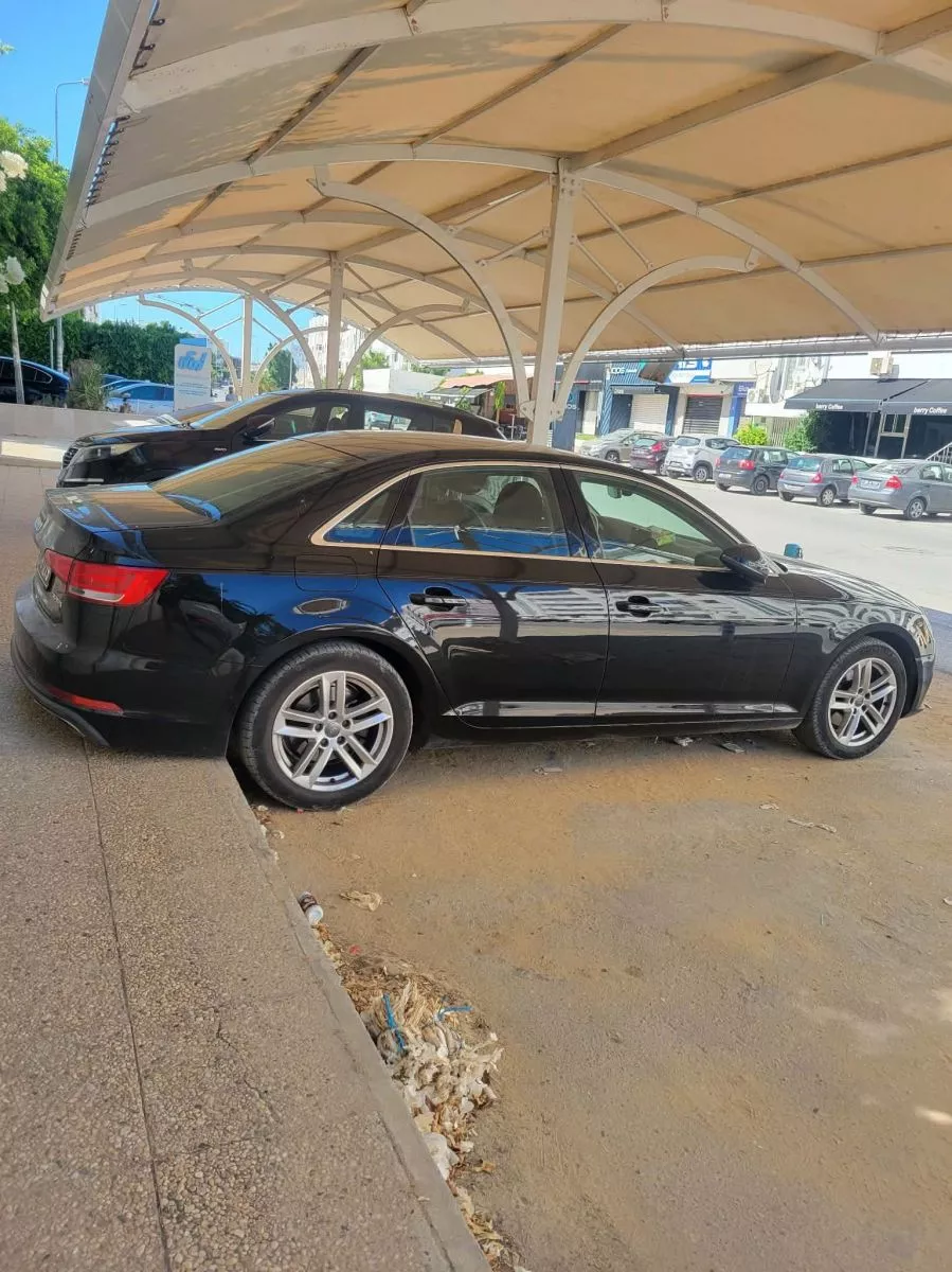 Audi A4 Design Luxe 1.4 TFSi 16V S-Tronic7 150 cv Boîte auto