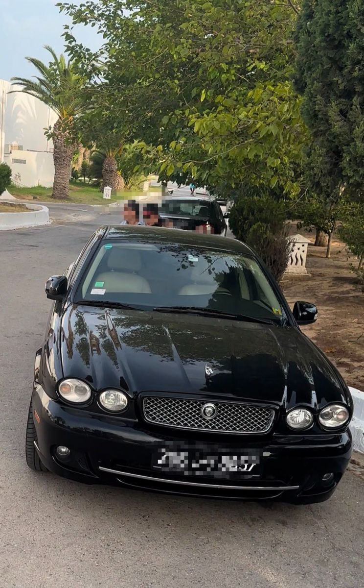 Jaguar X-Type