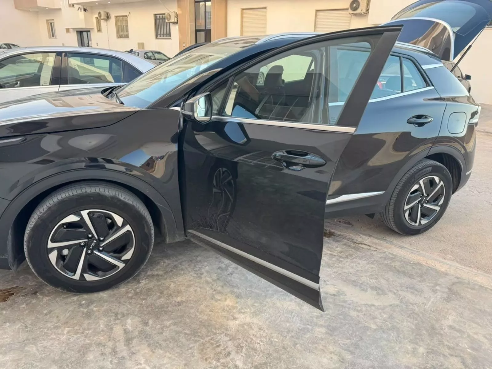KIA Sportage Black Edition 1.6 T-GDI 16V 230 Hybrid 4x2 179 cv Boîte auto