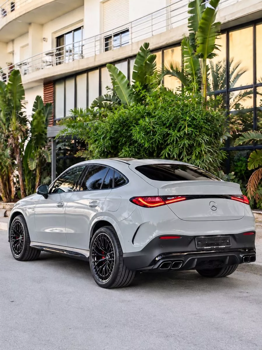 Mercedes-Benz GLC Coupé AMG 63 AMG SE Performance 2.0 i 16V 680 EQ Power 4MATIC 9G-TRONIC 476 cv Boîte auto