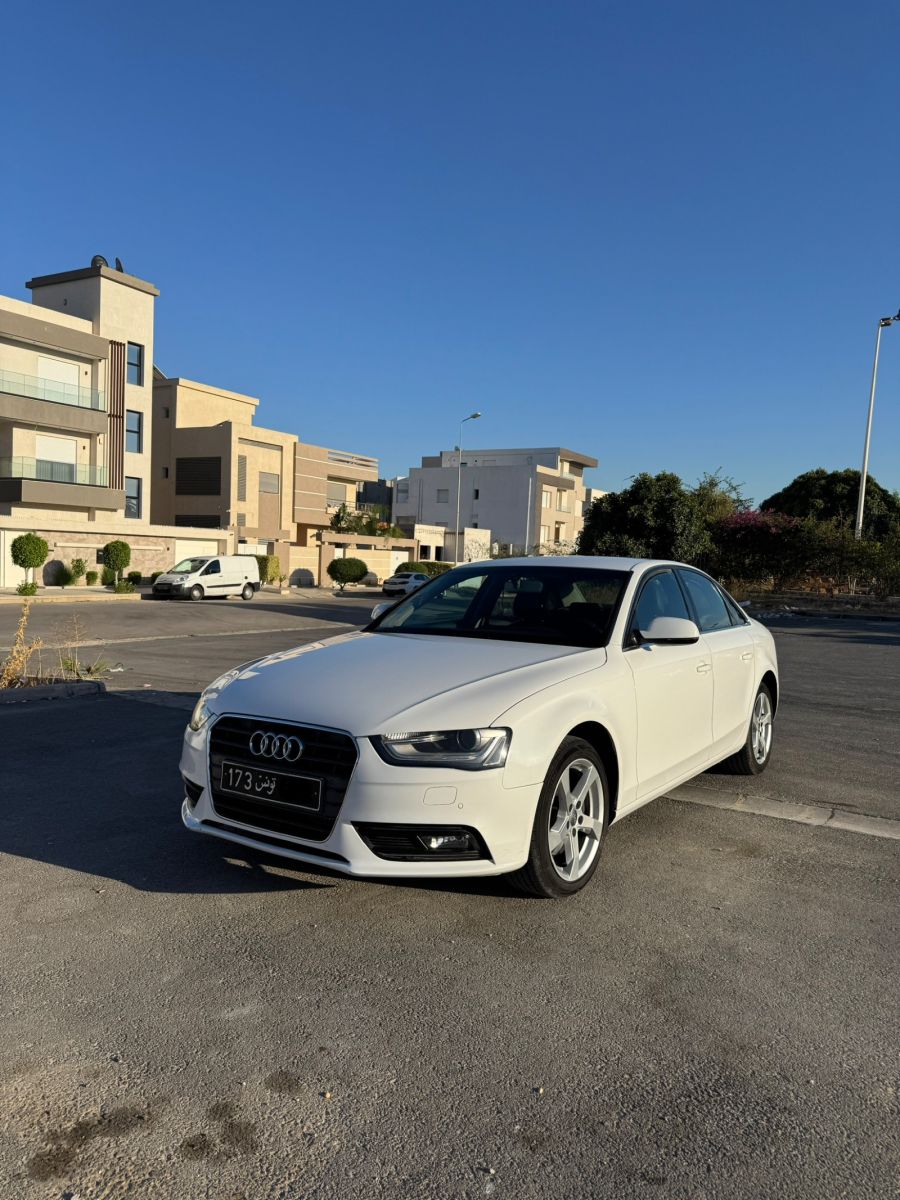 Audi A4 Ambition Luxe 2.0 TDi 16V FAP Multitronic 150 cv Boîte auto
