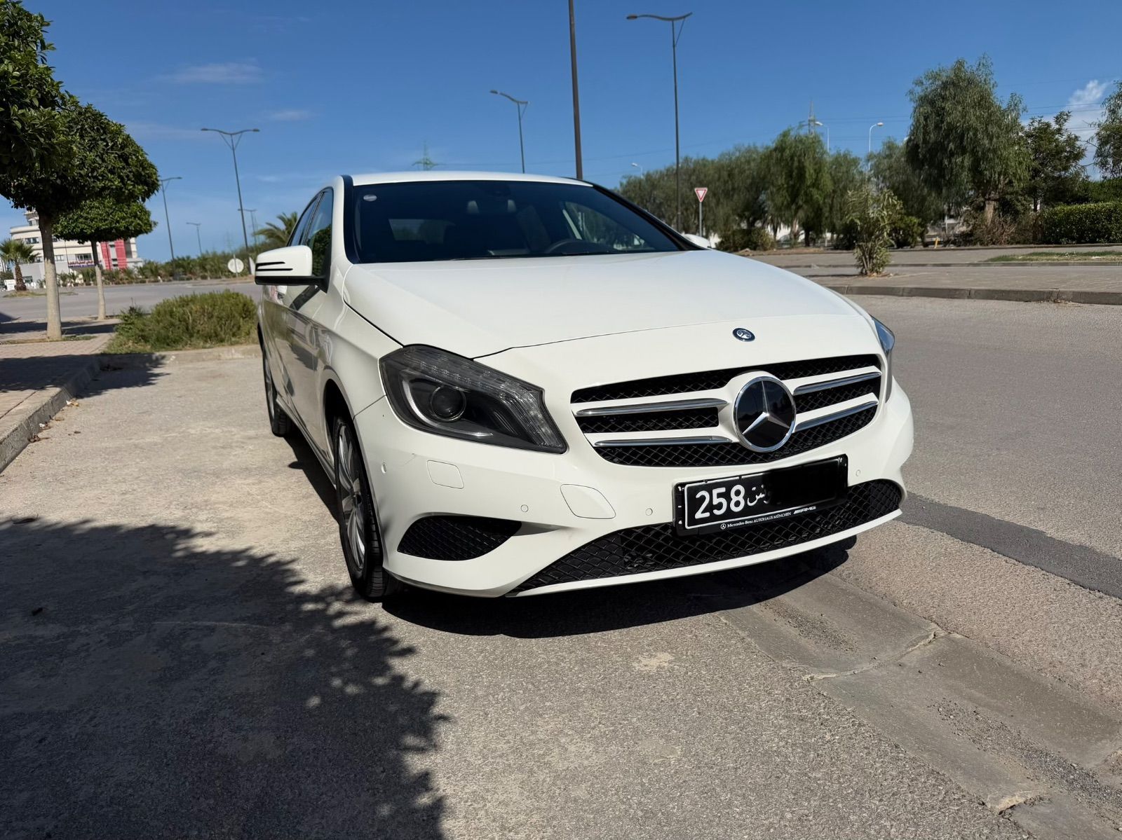 Mercedes-Benz Classe A AMG Premium 180 Turbo 1.6 i 16V Turbo 7G-DCT 122 cv Boîte auto