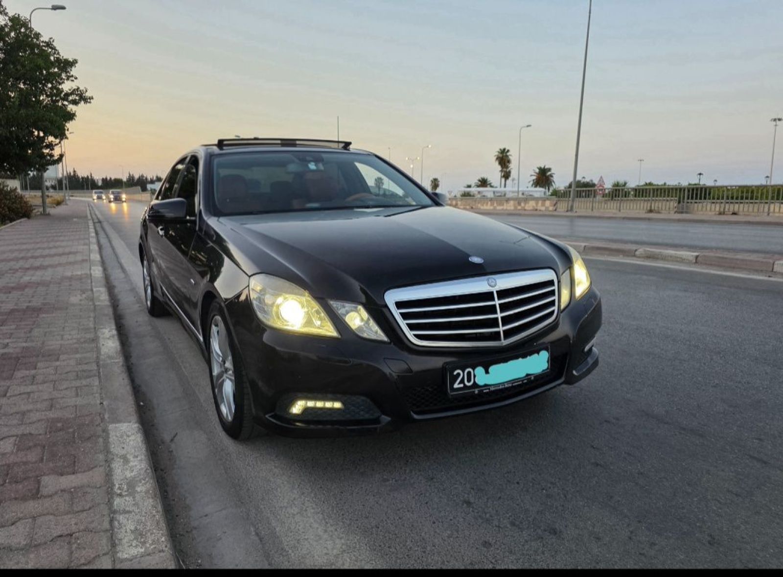 Mercedes-Benz Classe E Avantgarde 350 CDi 3.0 CDI V6 24V DPF BlueEFFICIENCY 7G-TRONIC 231 cv Boîte auto