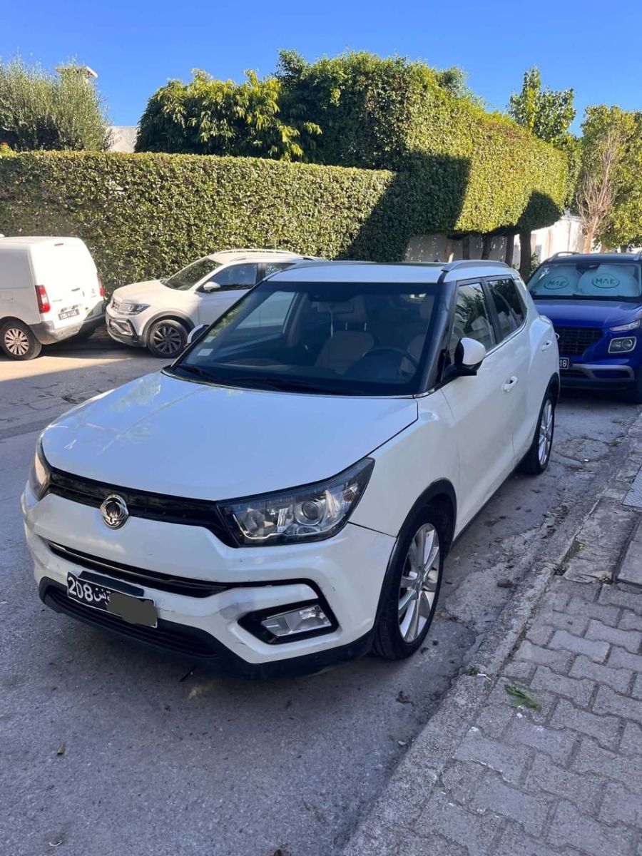 Ssangyong Tivoli Confort Plus 160 1.6 e-XGi 16V 2WD 128 cv Boîte auto