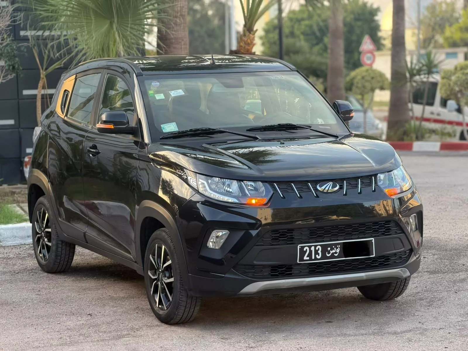 Mahindra KUV 100 K8 1.2 82cv