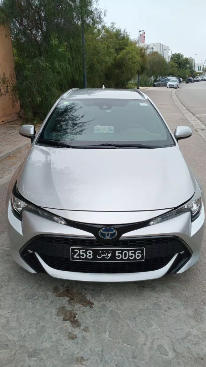 Toyota Corolla Sedan Hybride Dynamic business