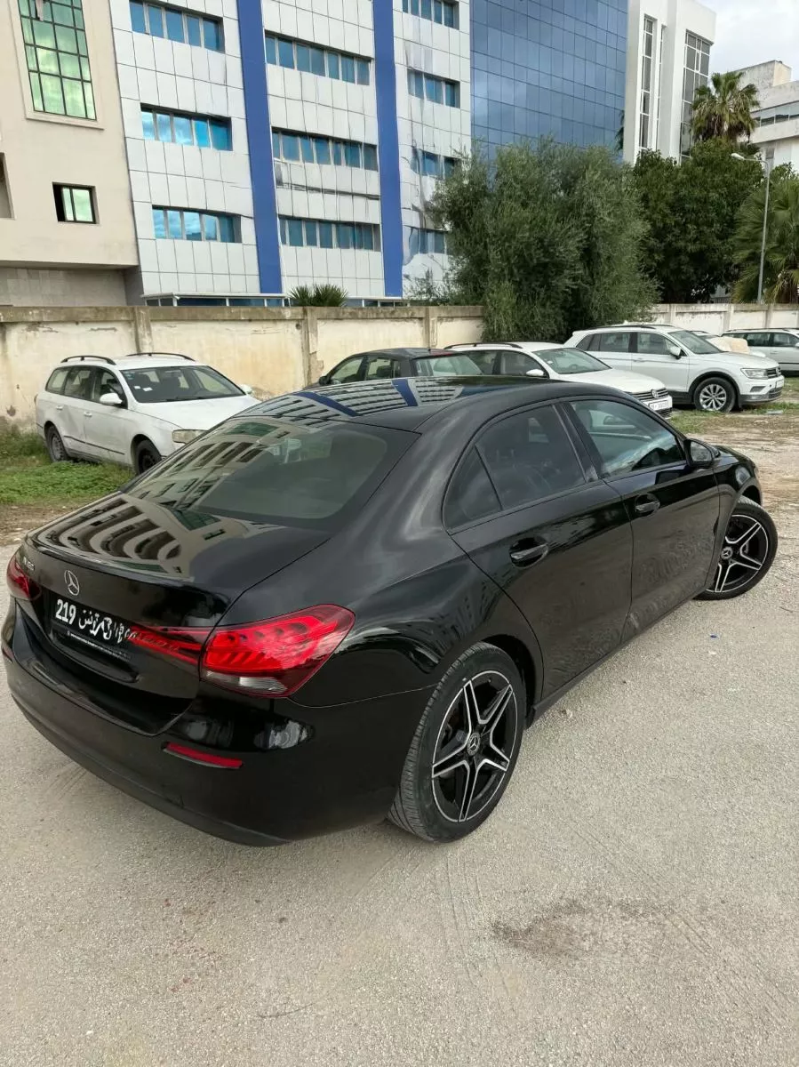 Mercedes-Benz Classe A Berline Business 180 1.3 Ti 16V 7G-DCT 136 cv Boîte auto